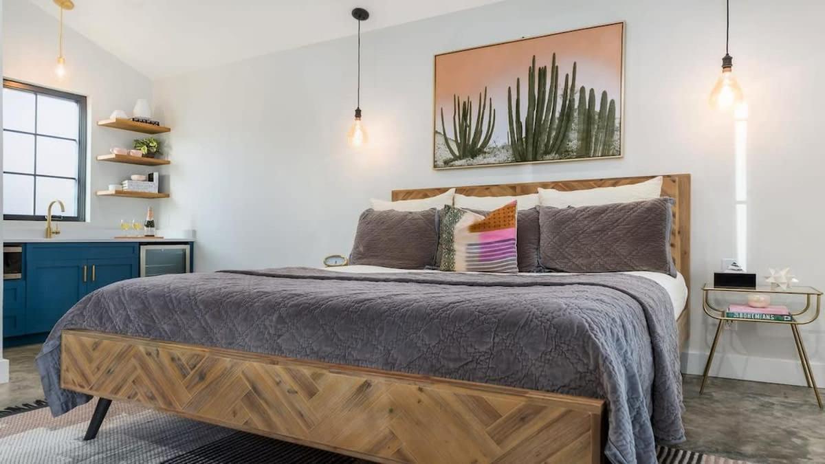 Alley Kat Guesthouse With Private Hot Tub フレデリックスバーグ エクステリア 写真